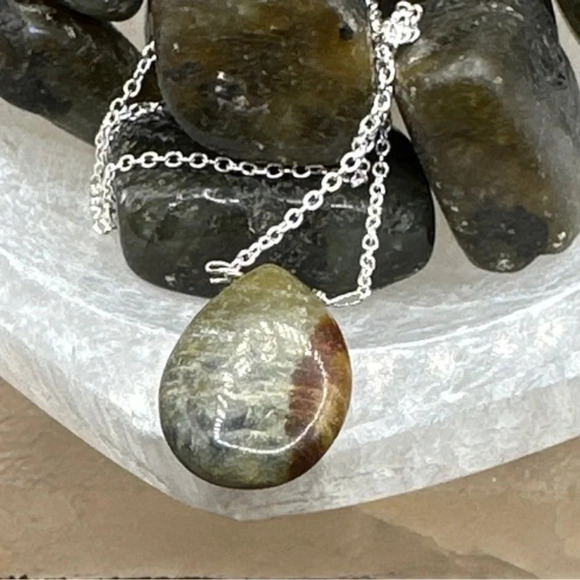 Big Labradorite raindrop pendant sterling silver necklace/worry stone/ - Picture 1 of 7